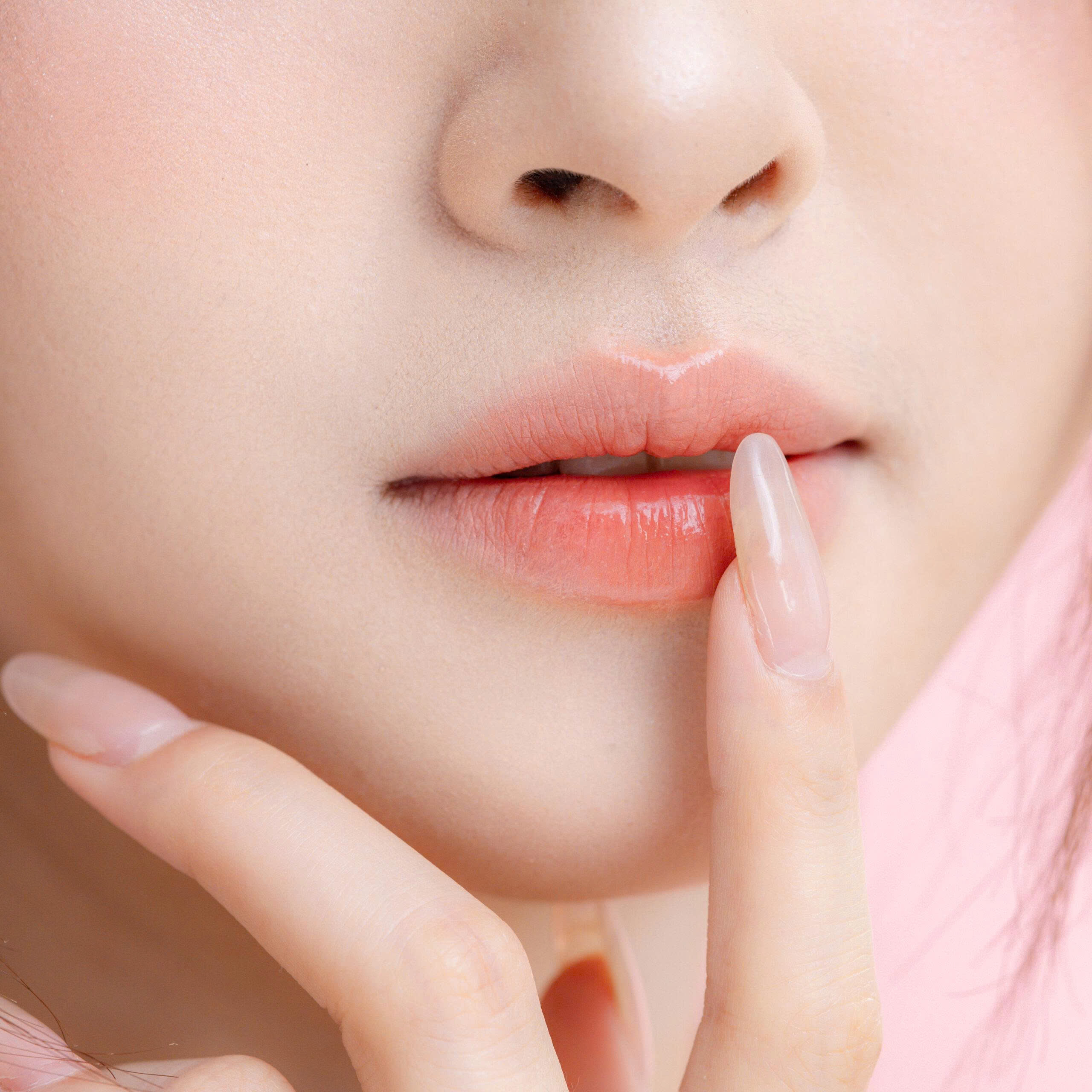 Hướng dẫn chăm sóc đôi môi khỏe mạnh tự nhiên từ Living Nature 3