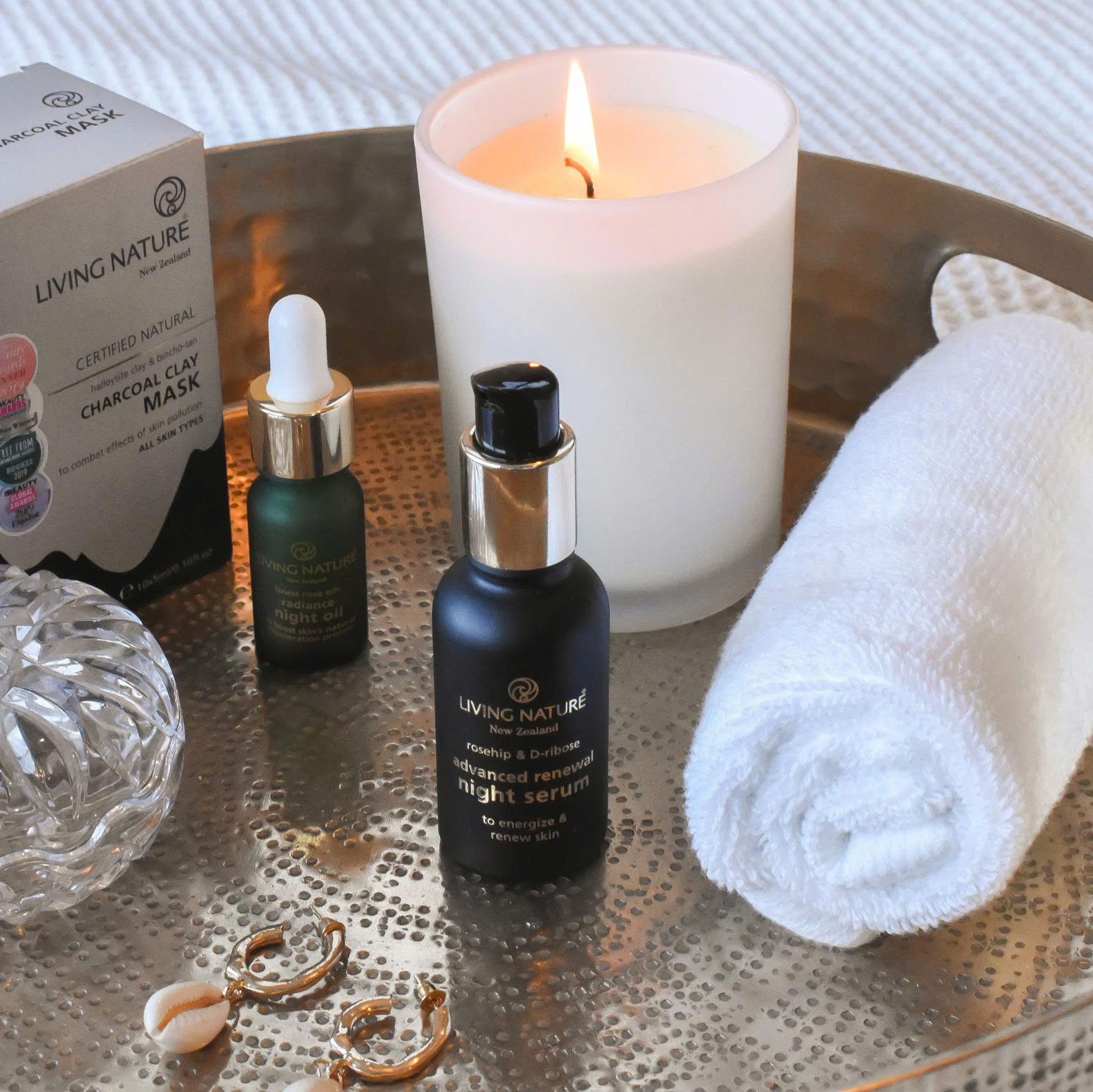 Nền tảng khoa học từ thành phần tự nhiên đằng sau Living Nature Renewal Night Serum